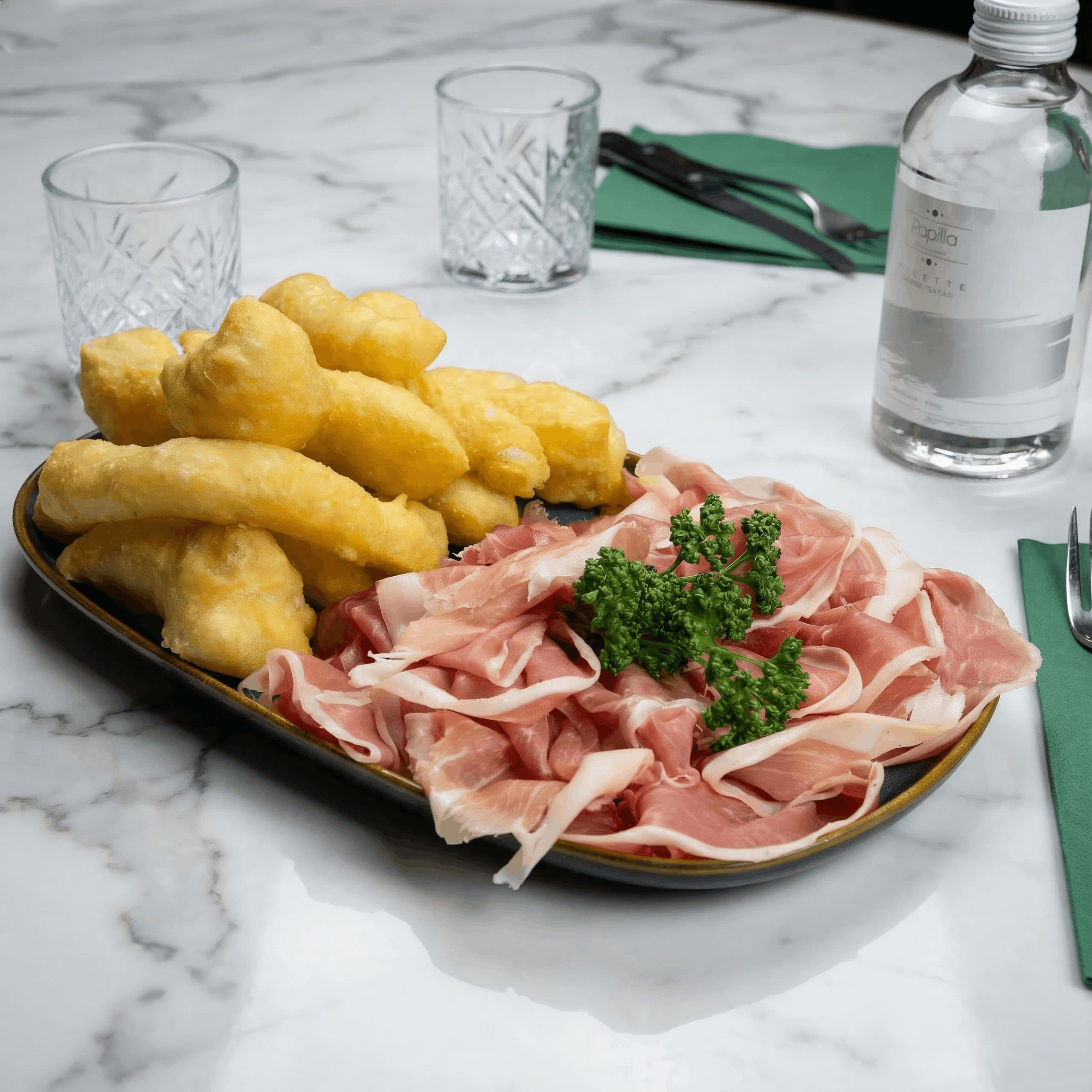 Straccetti Fritti con Crudo